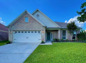 Elegant Conroe Getaway with Game Room & BBQ